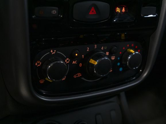 Renault Duster Privilege, 2.0 л, МТ, 2013 фото 2