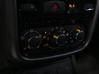 Renault Duster Privilege, 2.0 л, МКПП, 2013 фото 2