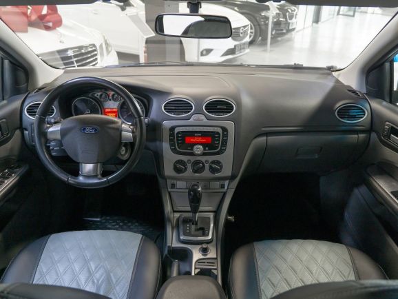 Ford Focus Titanium, 2.0 л, АТ, 2011 фото 18