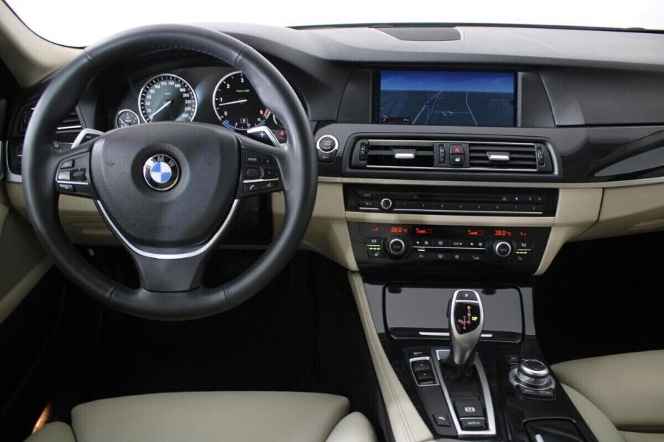BMW 5 серии, 3.0 л, АТ, 2011 фото 10