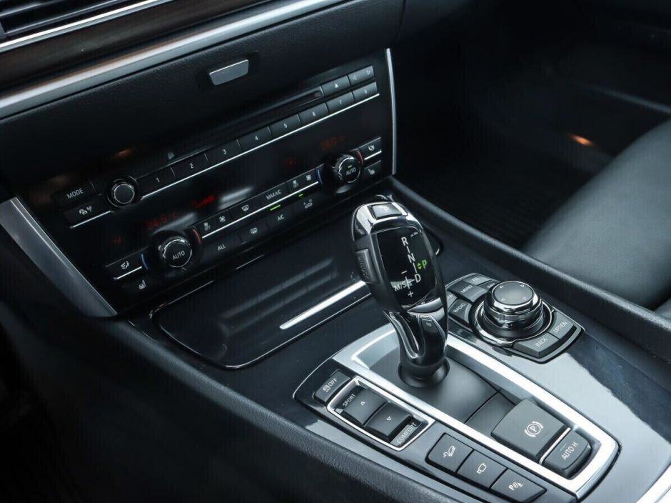 BMW 5 серии, 3.0 л, АТ, 2012 фото 2