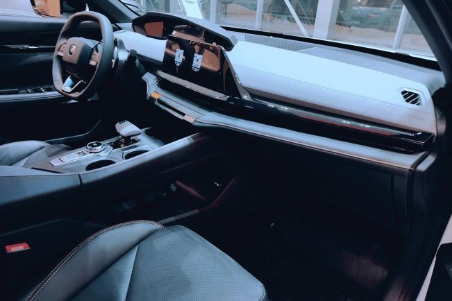 Changan UNI-V DLX, 1.5 л, Робот, 2024 фото 2