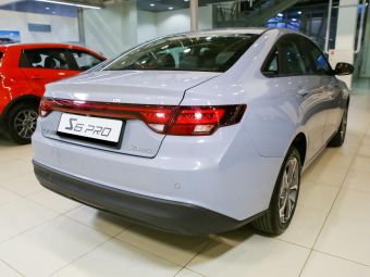 Livan S6 Pro Premium, 1.5 л, Робот, 2024 фото 5