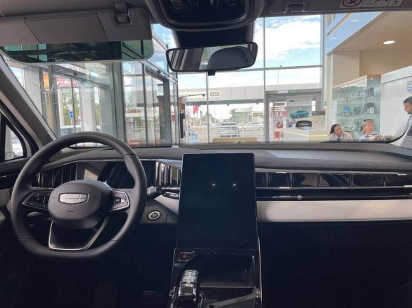 Geely Atlas Luxury, 2.0 л, АТ, 2024 фото 1