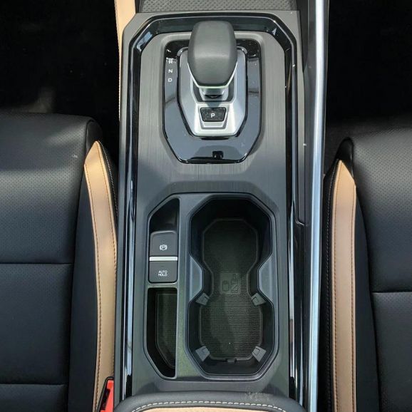 Livan X6 Pro Premium, 1.5 л, Робот, 2024 фото 2