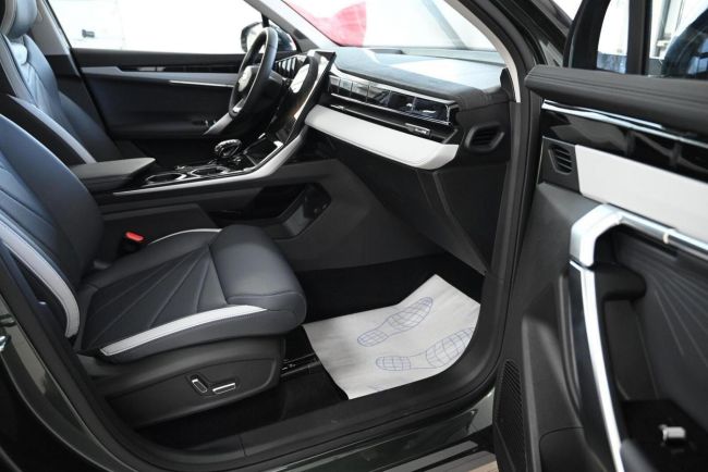 Geely Atlas Flagship, 2.0 л, АТ, 2024 фото 2