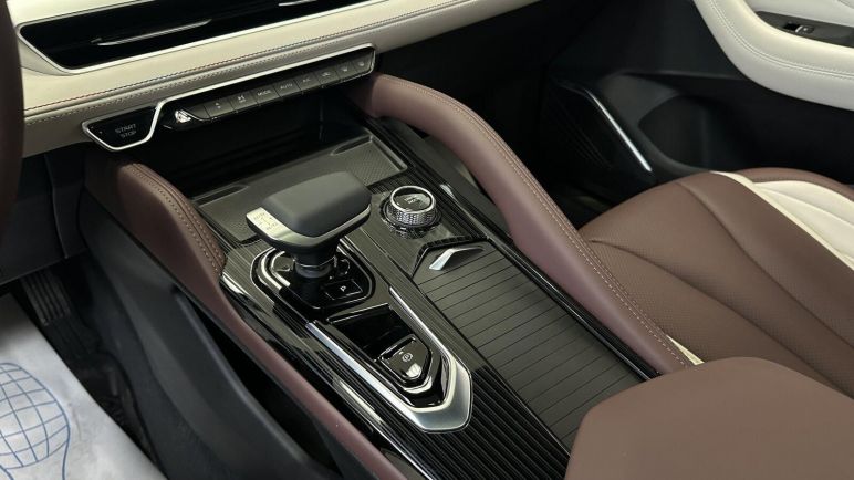 Geely Monjaro Flagship, 2.0 л, АТ, 2024 фото 2