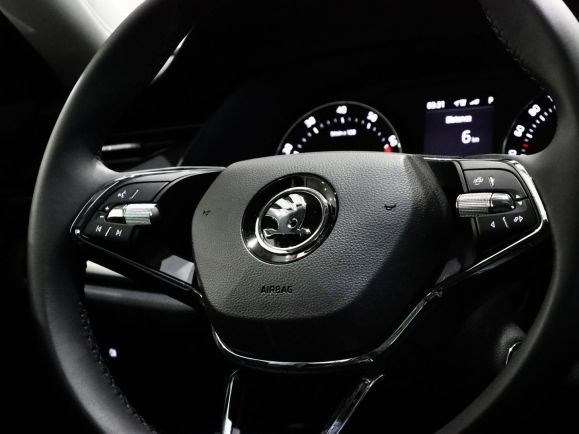 Skoda Octavia PRO Luxury, 1.4 л, Робот, 2024 фото 7