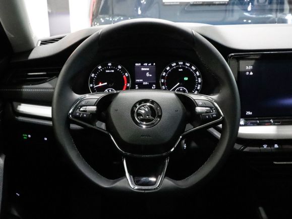 Skoda Octavia PRO Luxury, 1.4 л, Робот, 2024 фото 9