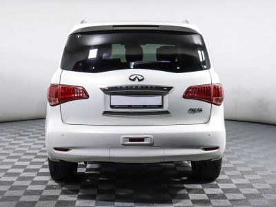 Infiniti QX56, 5.6 л, АКПП, 2013 фото 9