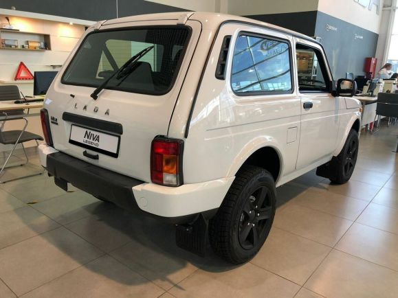 LADA Niva Legend BLACK'24, 1.7 л, МТ, 2025 фото 4