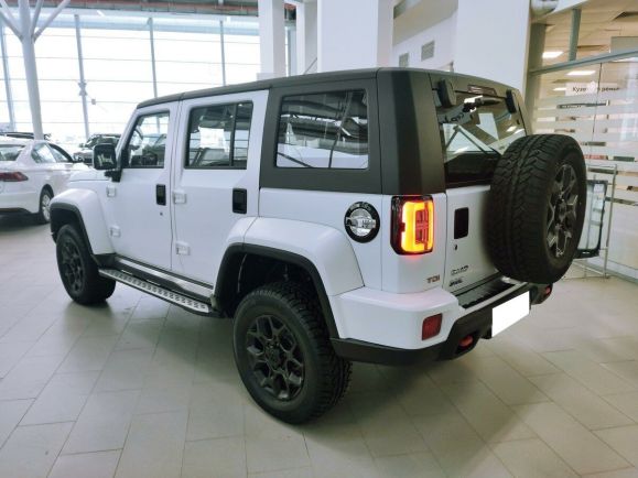 BAIC BJ40 Exclusive, 2.0 л, АТ, 2024 фото 4