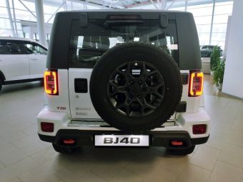 BAIC BJ40 Exclusive, 2.0 л, АТ, 2024 фото 6