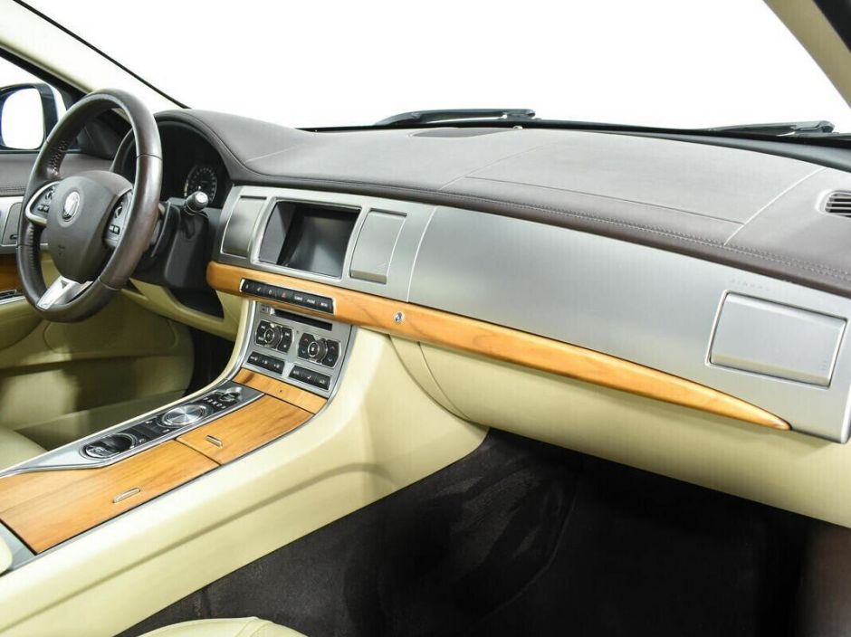 Jaguar XF, 2.0 л, АТ, 2014 фото 14
