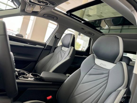 Geely Atlas Flagship, 2.0 л, Робот, 2024 фото 2