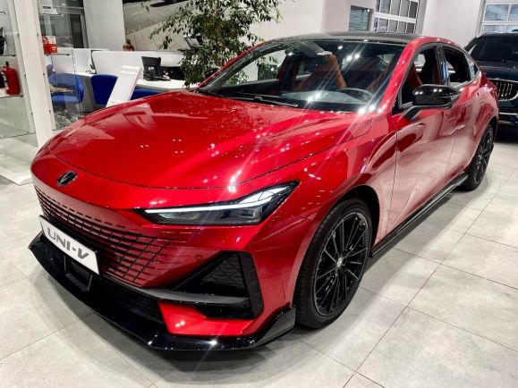 Changan UNI-V LX, 1.5 л, Робот, 2024 фото 3