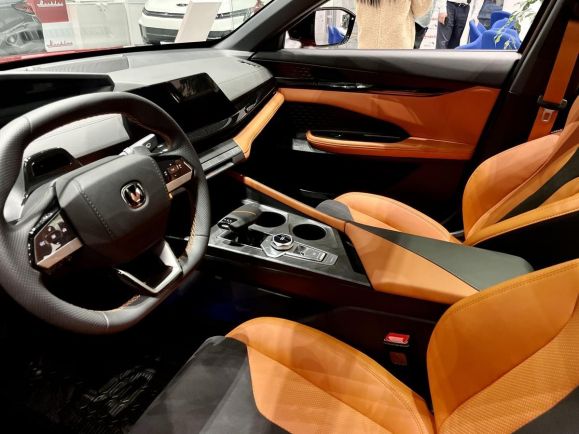 Changan UNI-V LX, 1.5 л, Робот, 2024 фото 6