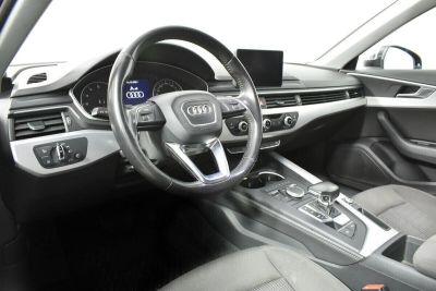 Audi A4, 2.0 л, РКПП, 2016 фото 11