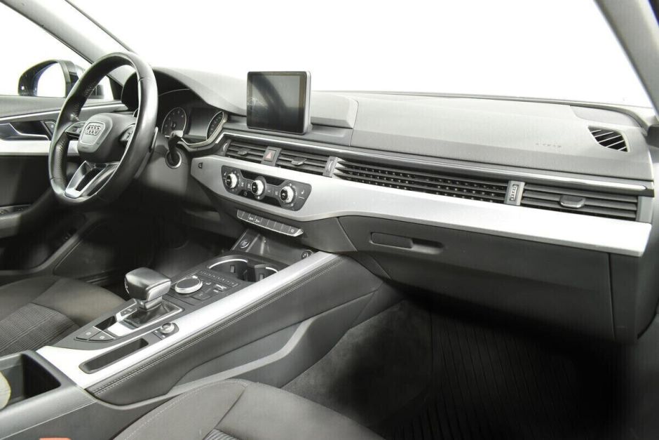 Audi A4, 2.0 л, Робот, 2016 фото 2