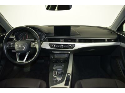 Audi A4, 2.0 л, РКПП, 2016 фото 12