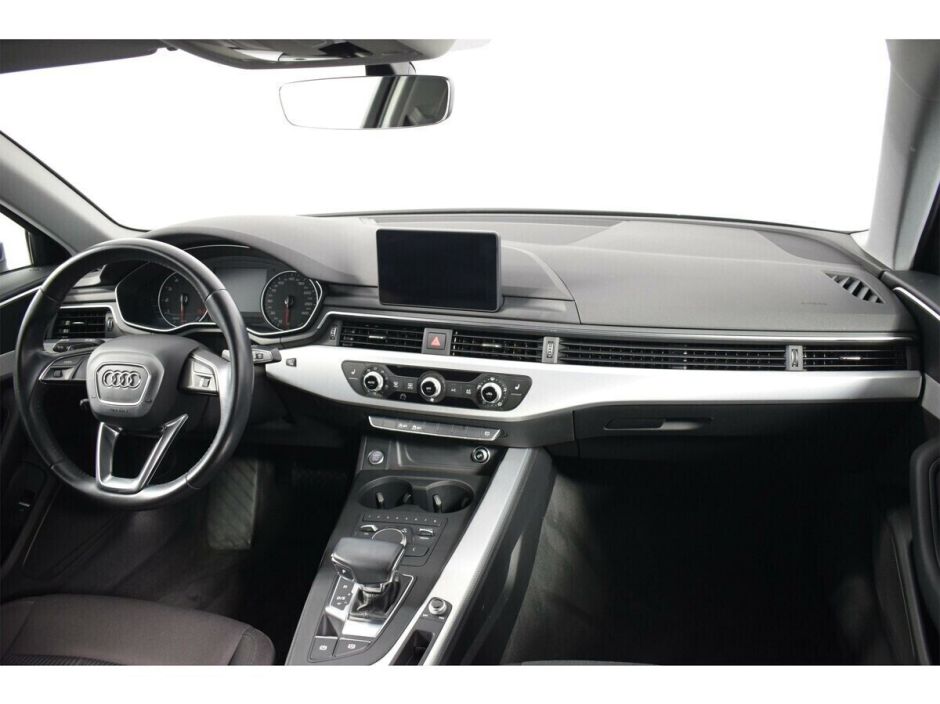 Audi A4, 2.0 л, Робот, 2016 фото 15