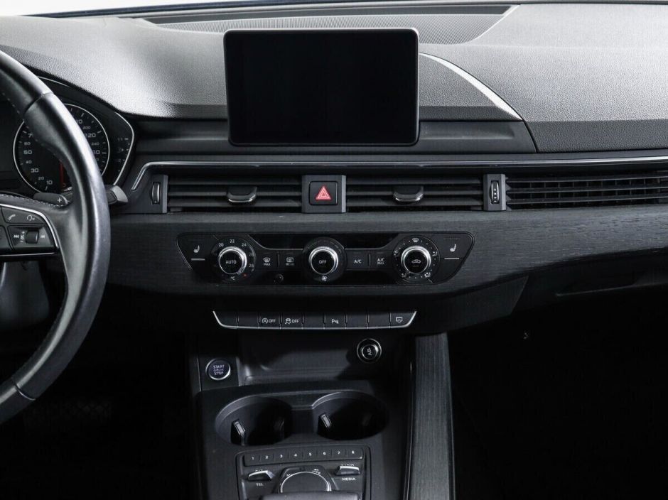 Audi A4, 2.0 л, Робот, 2017 фото 13