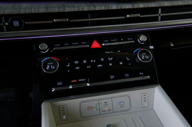 Hyundai Santa Fe Exclusive, 2.5 л, АТ, 2024 фото 13