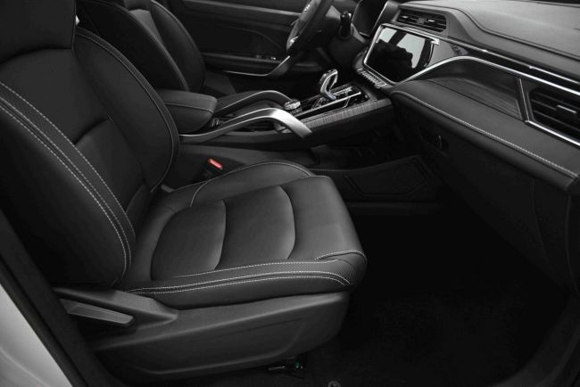 Geely Atlas Pro Luxury, 1.5 л, Робот, 2024 фото 12