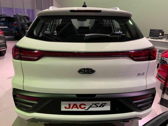 JAC JS6 Luxury, 1.5 л, Робот, 2024 фото 4