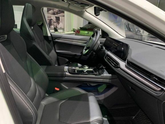 JAC JS6 Luxury, 1.5 л, Робот, 2024 фото 1