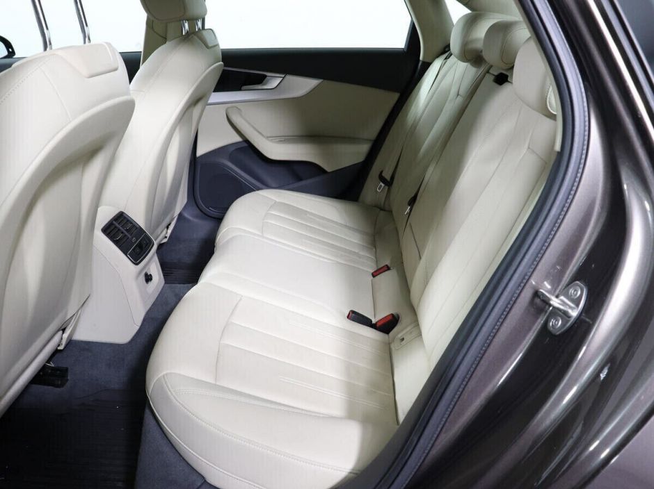 Audi A4, 2.0 л, Робот, 2018 фото 2