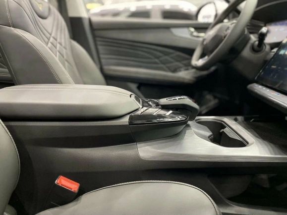 Kaiyi X7 Kunlun Luxury, 2.0 л, Робот, 2024 фото 2