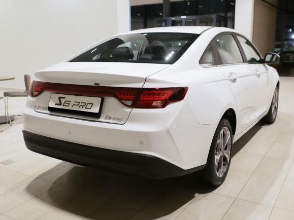 Livan S6 Pro Premium, 1.5 л, Робот, 2024 фото 5