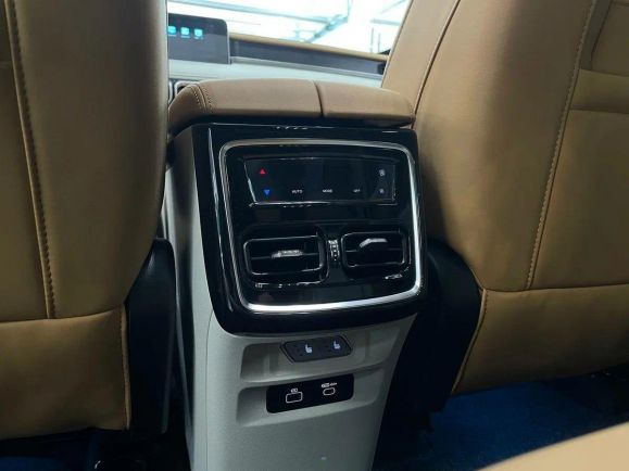 JETOUR X70 Plus Luxury, 1.6 л, Робот, 2024 фото 2