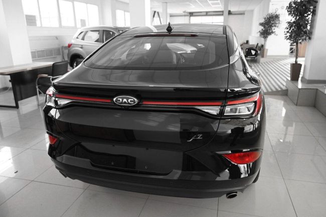 JAC J7 Luxury, 1.5 л, Вариатор, 2024 фото 6