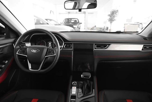 JAC J7 Luxury, 1.5 л, Вариатор, 2024 фото 9