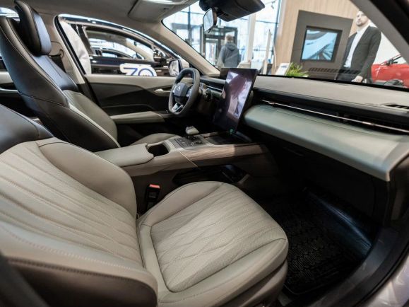 Changan Lamore 1.5T - 7 DCT (Tech), 1.5 л, Робот, 2024 фото 9