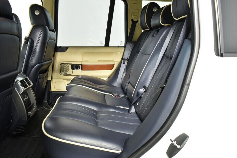 Land Rover Range Rover, 3.6 л, АТ, 2010 фото 1