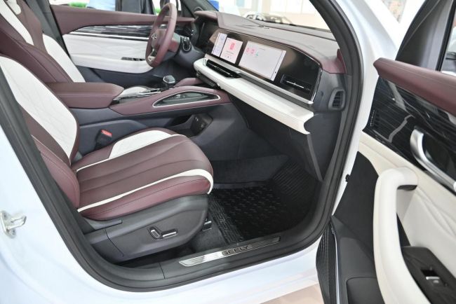 Geely Monjaro Exclusive, 2.0 л, АТ, 2024 фото 9