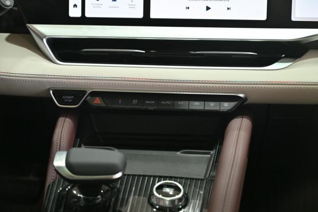 Geely Monjaro Exclusive, 2.0 л, АТ, 2024 фото 14