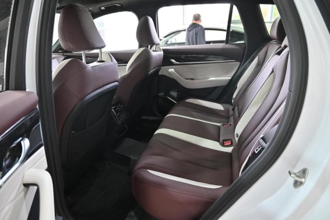 Geely Monjaro Exclusive, 2.0 л, АТ, 2024 фото 2