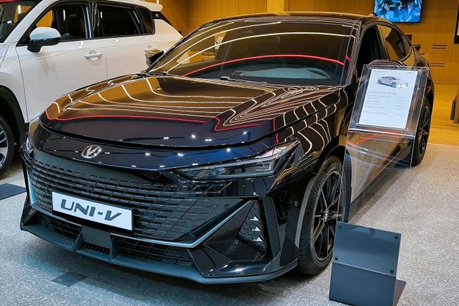 Changan UNI-V DLX, 1.5 л, Робот, 2024 фото 3