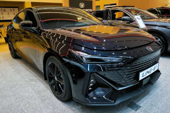 Changan UNI-V DLX, 1.5 л, Робот, 2024 фото 4