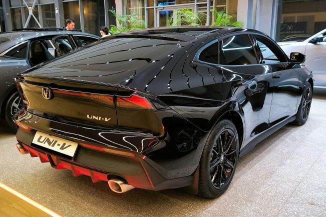 Changan UNI-V DLX, 1.5 л, Робот, 2024 фото 5