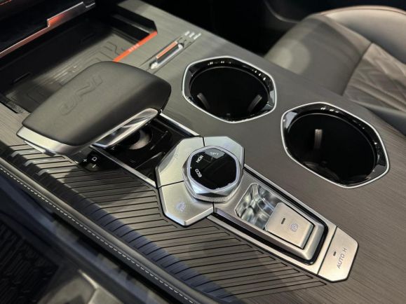 Changan UNI-K Tech, 2.0 л, АТ, 2024 фото 2