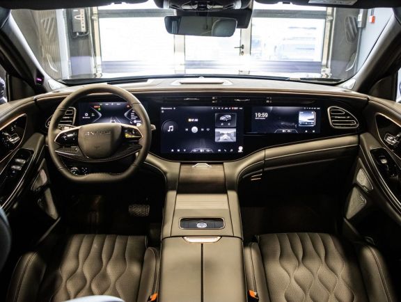 EXEED VX President 7 мест, 2.0 л, АТ, 2024 фото 2