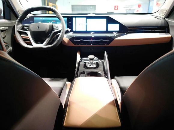 Livan X6 Pro Premium, 1.5 л, Робот, 2024 фото 9