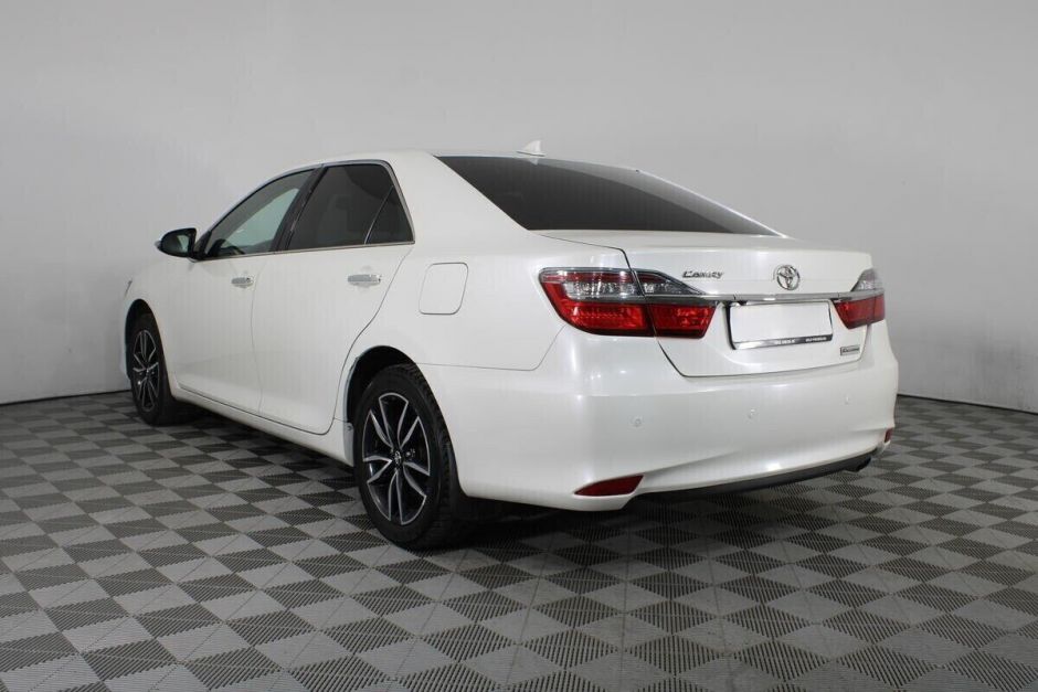 Toyota Camry, 2.5 л, АТ, 2017 фото 4