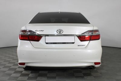 Toyota Camry, 2.5 л, АКПП, 2017 фото 8