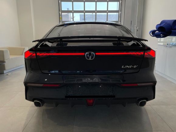 Changan UNI-V DLX, 1.5 л, Робот, 2024 фото 6